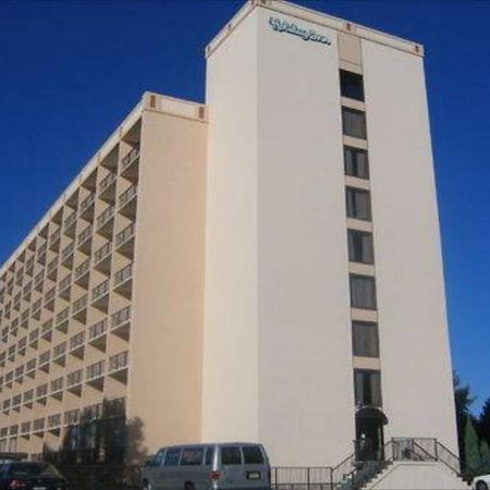 Garden Plaza Hotel Седдл-Брук Екстер'єр фото