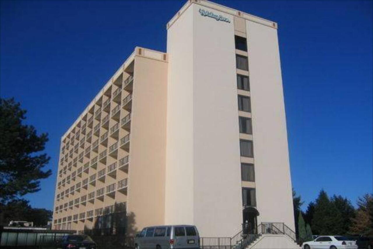 Garden Plaza Hotel Седдл-Брук Екстер'єр фото